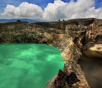 mount kelimutu