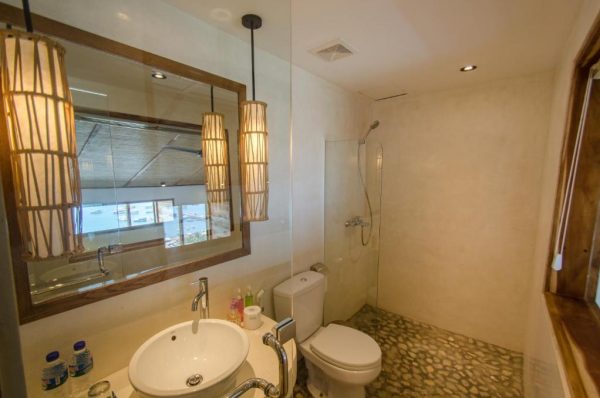 Seaview Room Bathroom